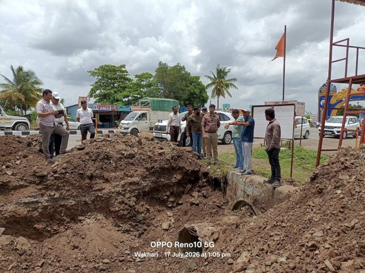 District Collector S. Karthikeyan Inspects Chandrabhaga Riverbed and Toilets in Pandharpur