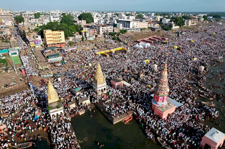 Record-Breaking Crowds in Pandharpur: 2.5 to 3 Million Devotees Throng the Holy Town