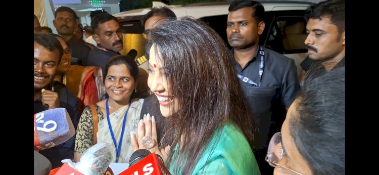 Amruta Fadnavis: We Want to Stay in Maharashtra, I’ll Ensure Devendraji Stays Here Too 